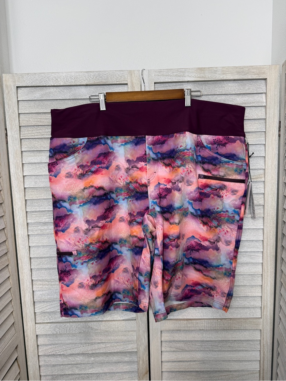 NWT SHREDLY Limitless 11” MTB Shorts Watercolor Size 24